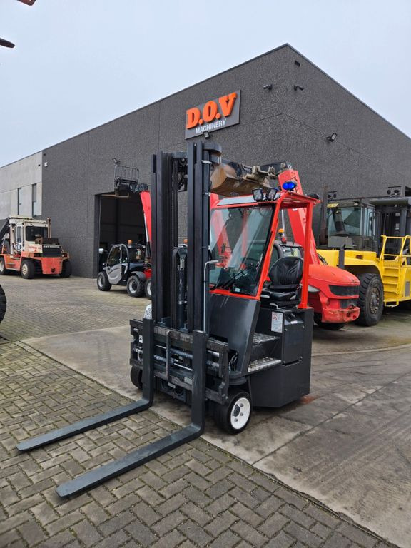 Combilift Agilitf 30-12/60 - 四向前移式叉车:图1 Combilift Agilitf 30-12/60 - 四向前移式叉车:图1