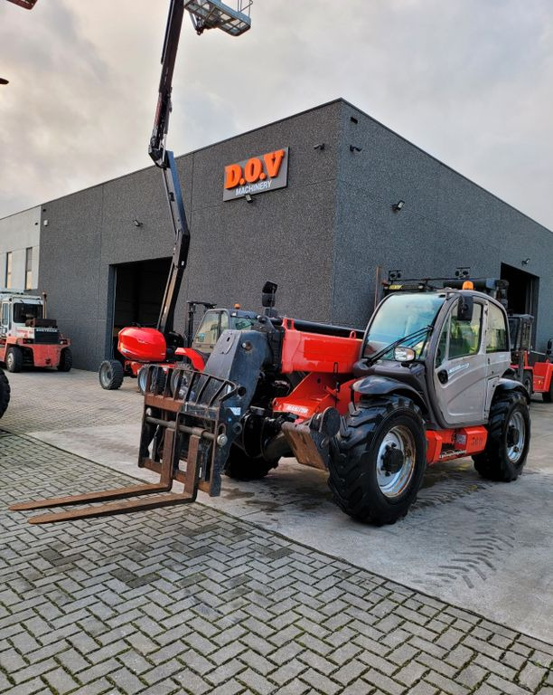 Manitou MT 1135 - 伸缩臂叉装车:图1 Manitou MT 1135 - 伸缩臂叉装车:图1