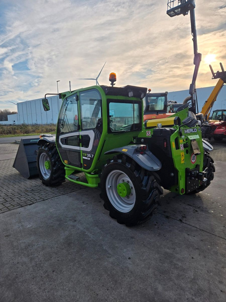 Merlo TF35.7-140 - 伸缩臂叉装车:图4 Merlo TF35.7-140 - 伸缩臂叉装车:图4