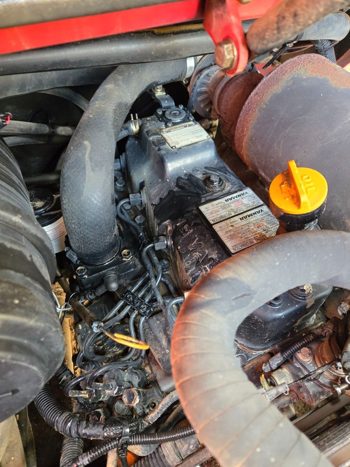 Takeuchi TL120 - 轮式装载机:图5 Takeuchi TL120 - 轮式装载机:图5