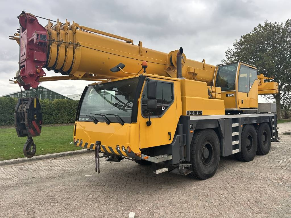 Liebherr LTM 1055-3.1  - 全地形起重机:图1 Liebherr LTM 1055-3.1  - 全地形起重机:图1