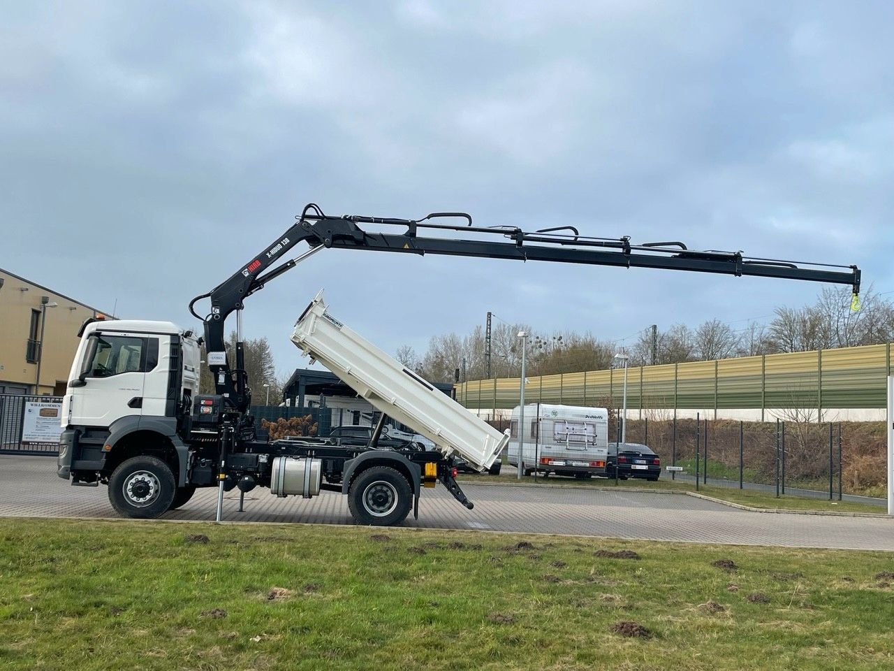 MAN TGS 18.400 TG3 4x4 Euro6e Hiab X-HiDuo 138DS-4 - 翻斗车, 起重车:图2 MAN TGS 18.400 TG3 4x4 Euro6e Hiab X-HiDuo 138DS-4 - 翻斗车, 起重车:图2