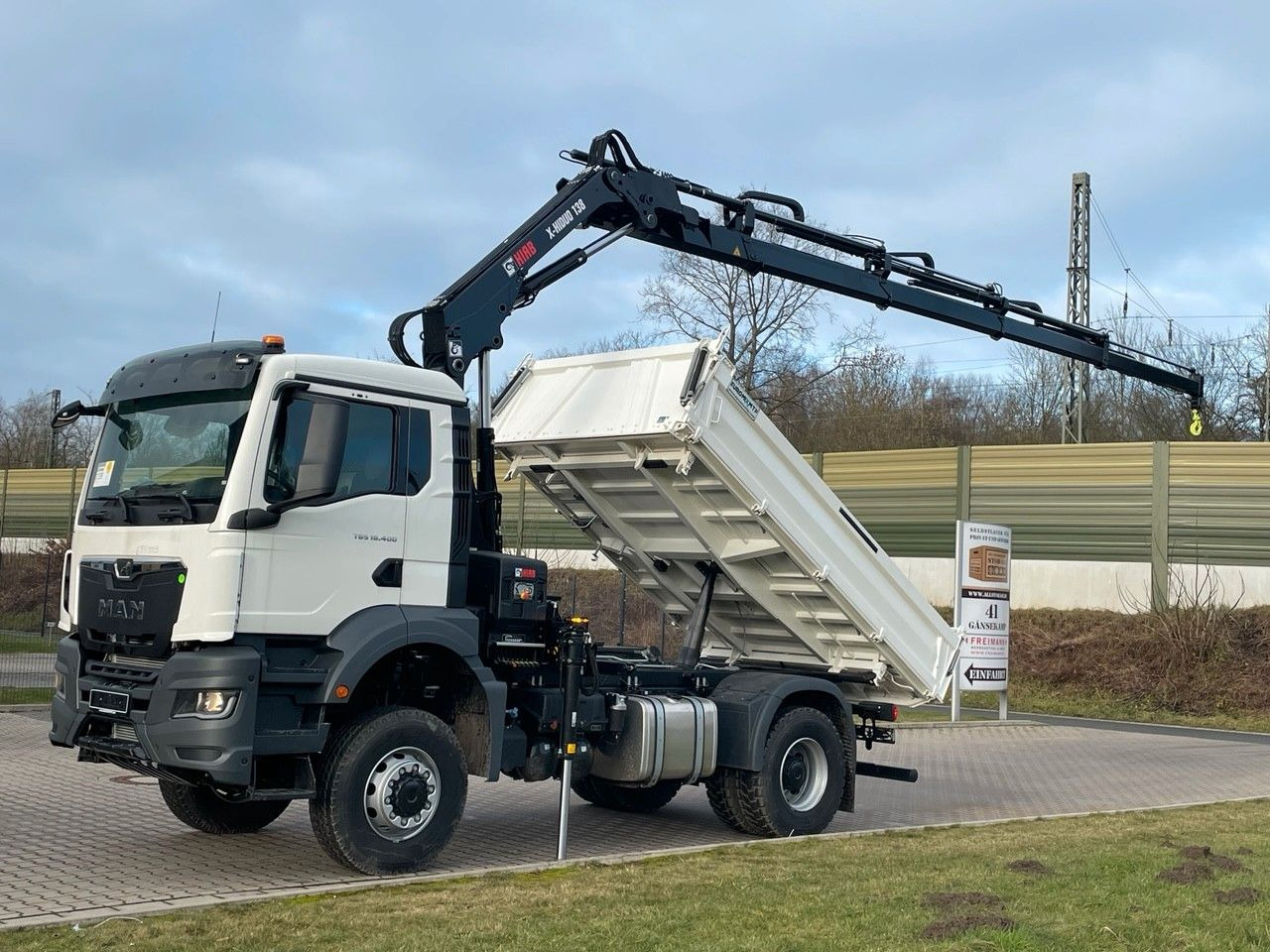 MAN TGS 18.400 TG3 4x4 Euro6e Hiab X-HiDuo 138DS-4 - 翻斗车, 起重车:图1 MAN TGS 18.400 TG3 4x4 Euro6e Hiab X-HiDuo 138DS-4 - 翻斗车, 起重车:图1