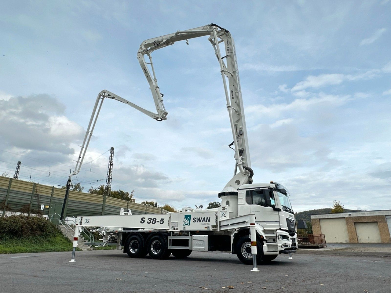 MAN TGS 26.510 6x4 SWAN TSP 38-5 160RZ ( 38m ) - 混凝土搅拌车:图1 MAN TGS 26.510 6x4 SWAN TSP 38-5 160RZ ( 38m ) - 混凝土搅拌车:图1
