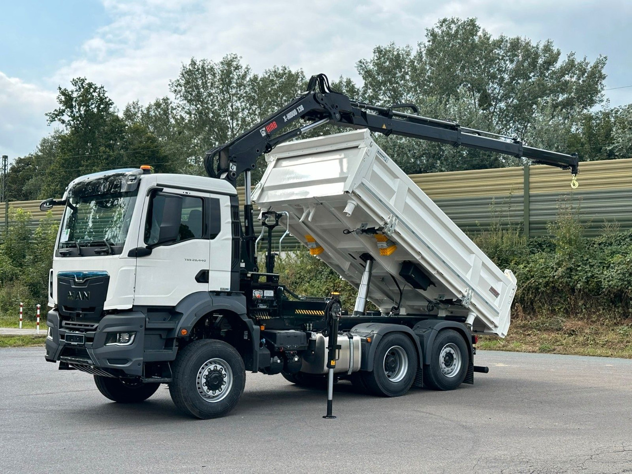 MAN TGS 28.440 6x4-4/3-Seiten- Kipper / Hiab 138-3 - 翻斗车, 起重车:图1 MAN TGS 28.440 6x4-4/3-Seiten- Kipper / Hiab 138-3 - 翻斗车, 起重车:图1