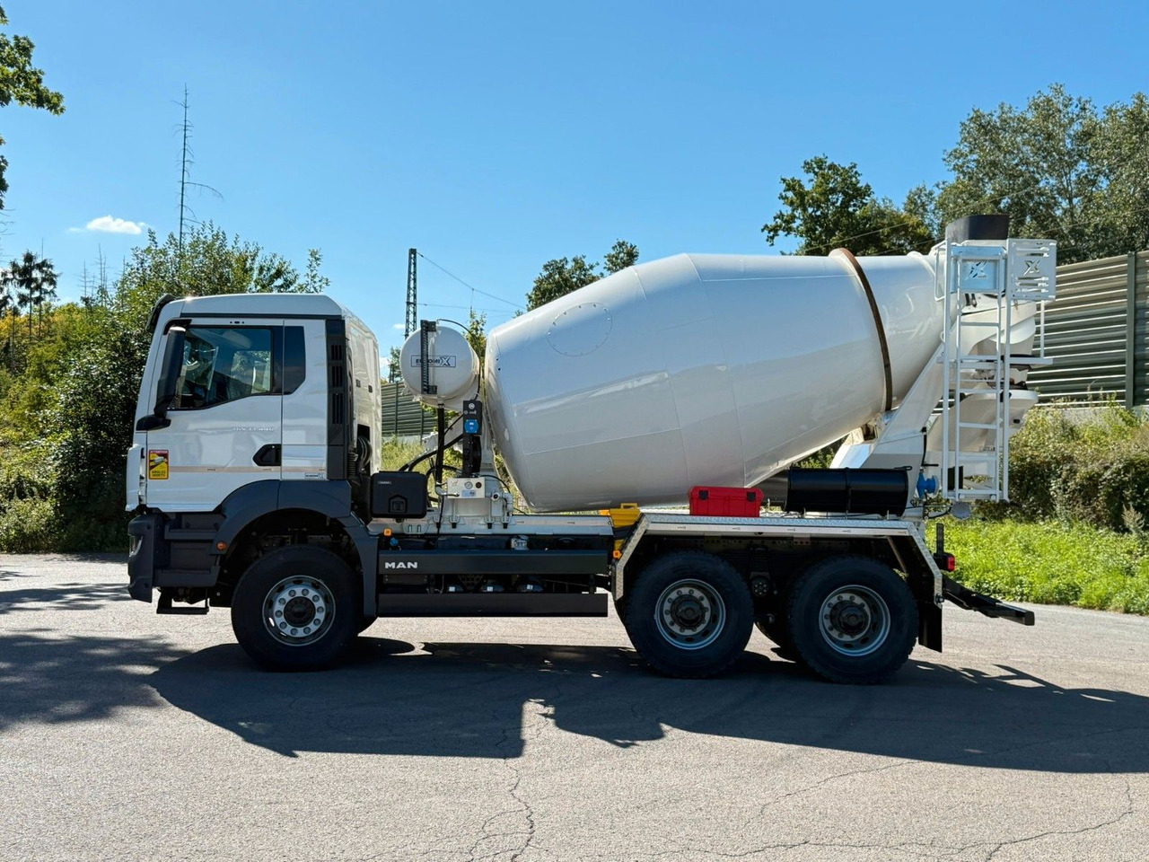 MAN TGS 33.440 / 6X4 Euro6e Euromix MTP EM 7 L - 混凝土搅拌车:图4 MAN TGS 33.440 / 6X4 Euro6e Euromix MTP EM 7 L - 混凝土搅拌车:图4