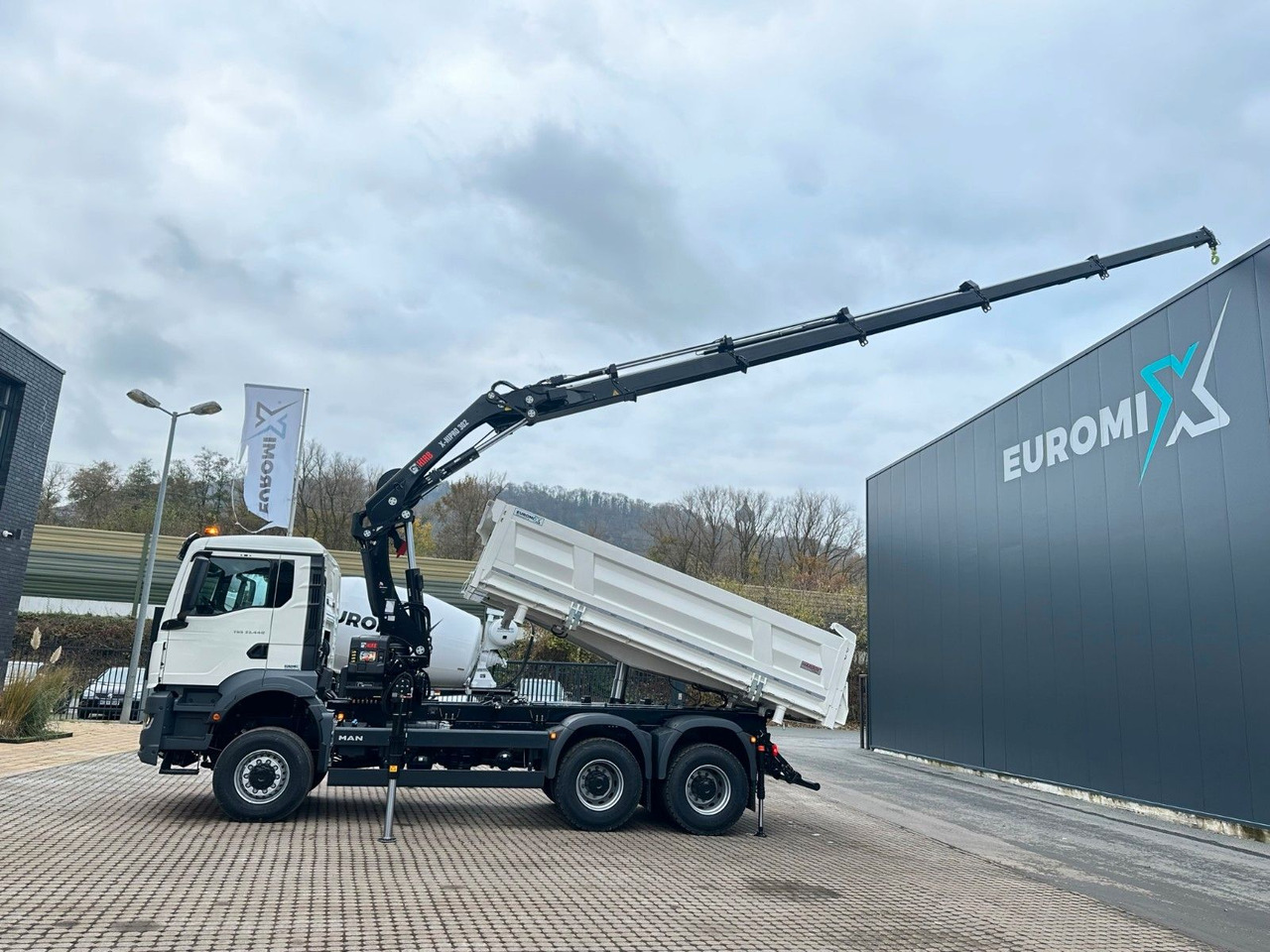 MAN TGS 33.440 6x6 /3-Seiten- Kipper / Kran HIAB 302 - 翻斗车, 起重车:图1 MAN TGS 33.440 6x6 /3-Seiten- Kipper / Kran HIAB 302 - 翻斗车, 起重车:图1