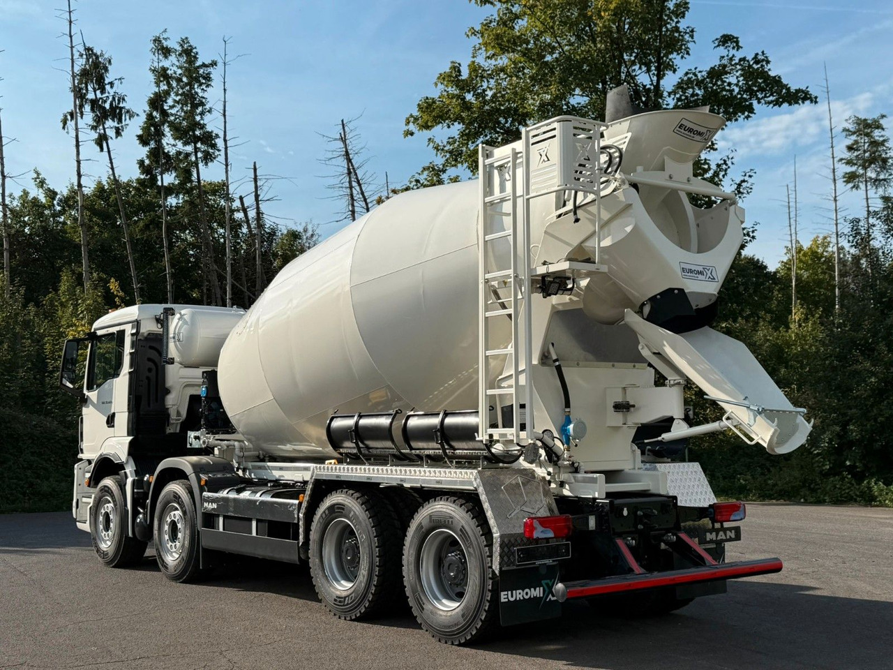 MAN TGS 35.470 BB 8X4 EuromixMTP EM 10 L - 混凝土搅拌车:图4 MAN TGS 35.470 BB 8X4 EuromixMTP EM 10 L - 混凝土搅拌车:图4