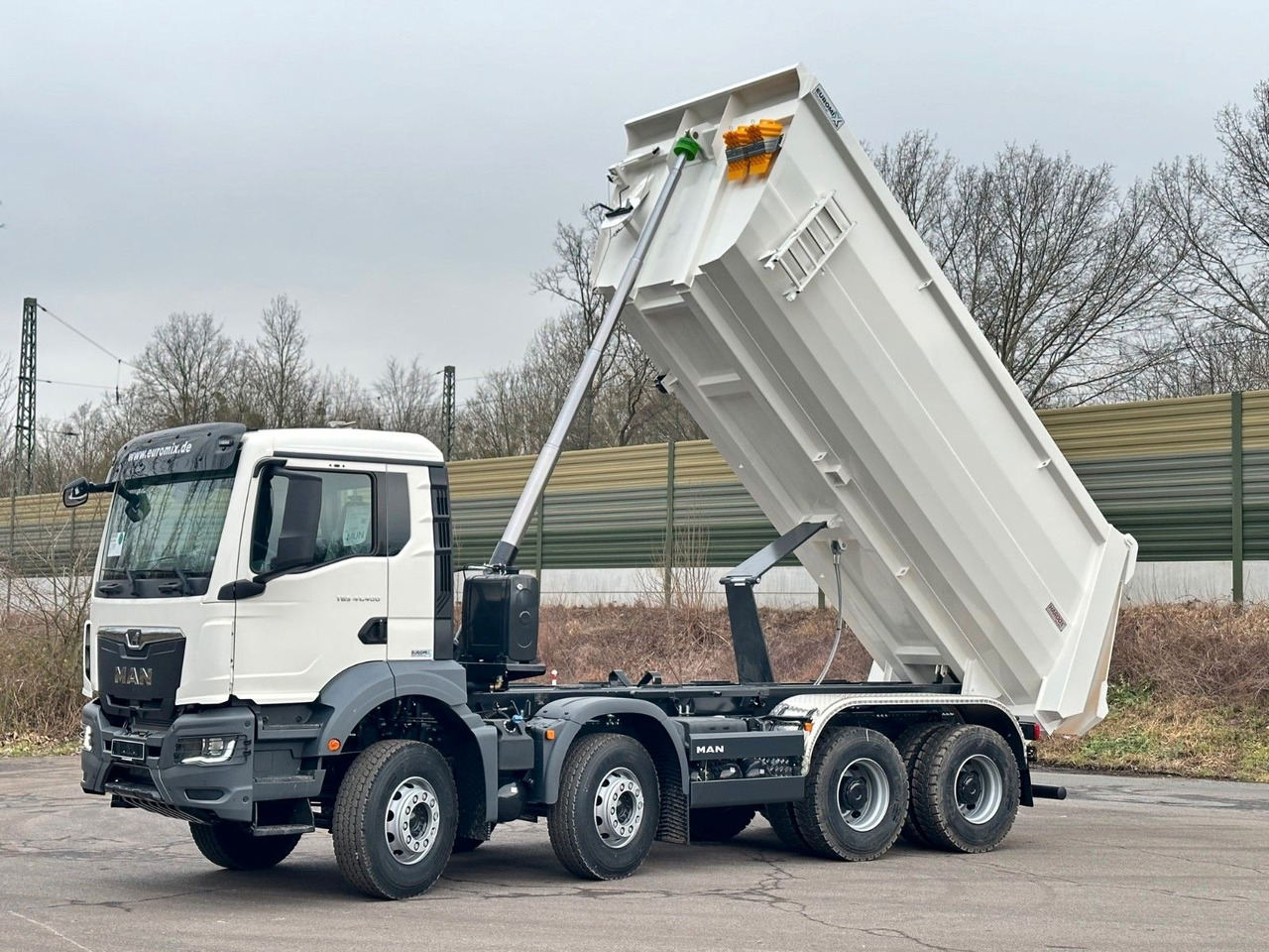 MAN TGS 41.400 8x4 / EUROMIX MTP 20m³/ EURO 5 - 翻斗车:图1 MAN TGS 41.400 8x4 / EUROMIX MTP 20m³/ EURO 5 - 翻斗车:图1