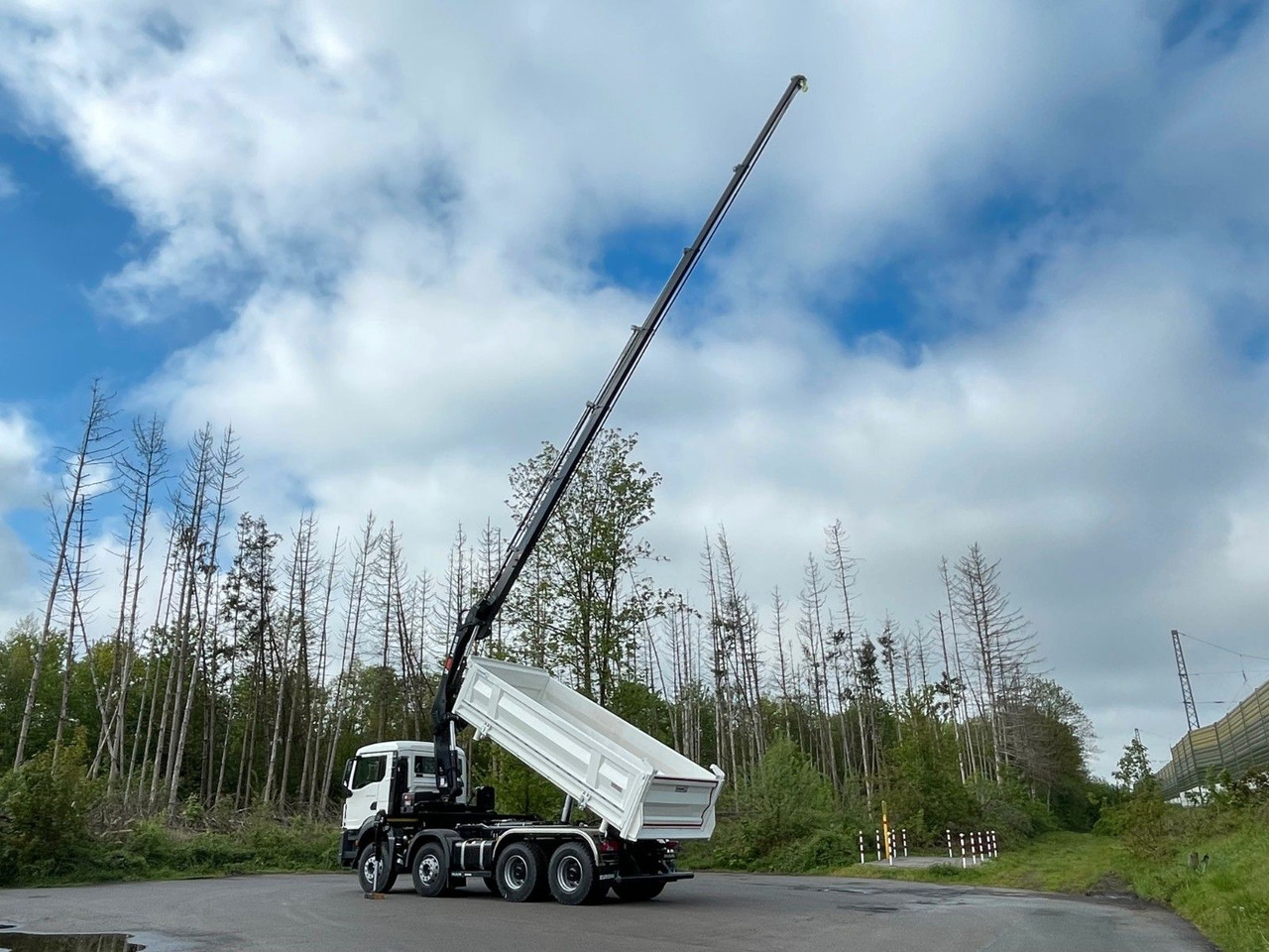 翻斗车, 起重车 MAN TGS 41.480 8x4/Euro6e Euromix Kipper Hiab 228-6：图11