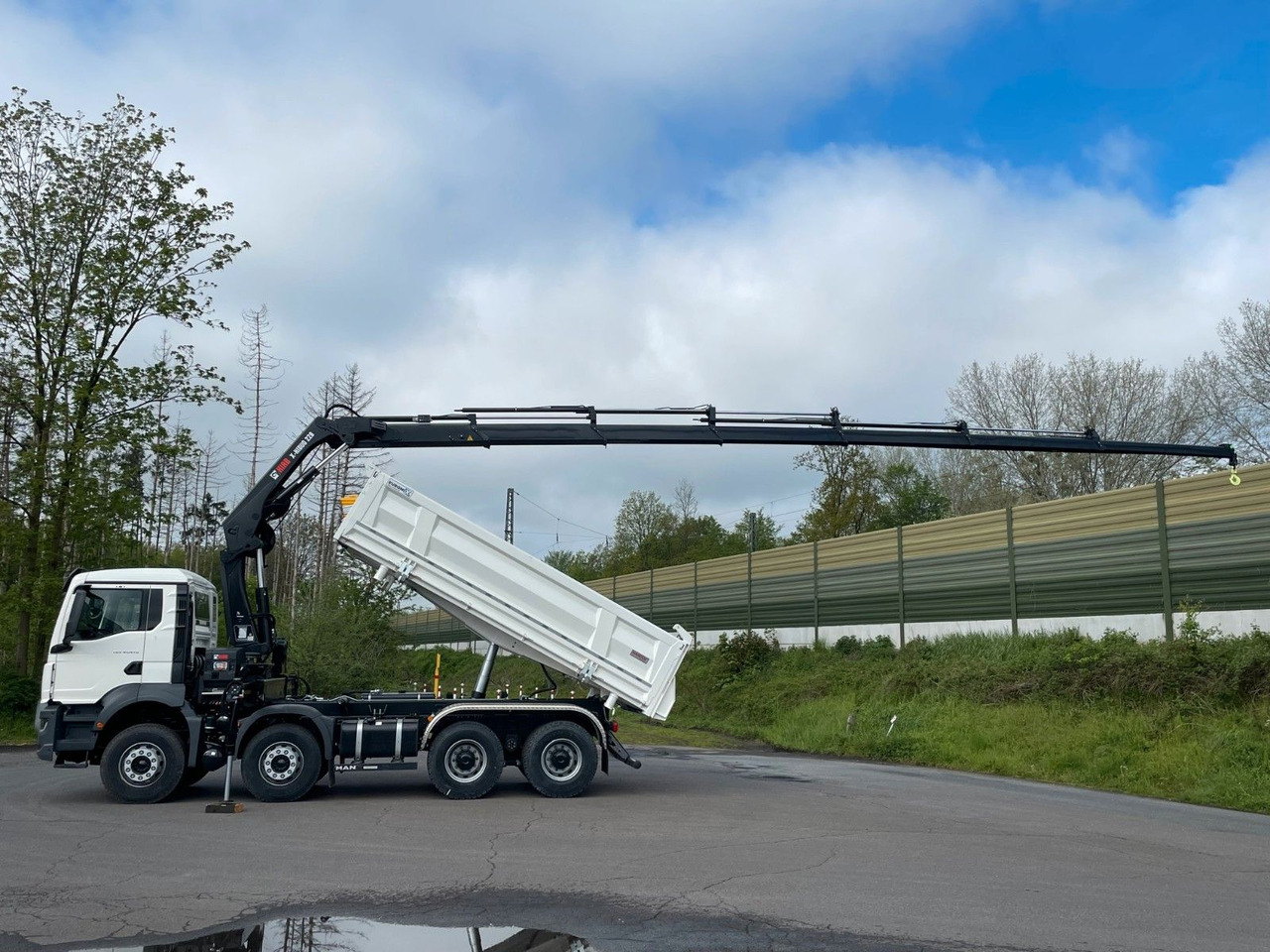 翻斗车, 起重车 MAN TGS 41.480 8x4/Euro6e Euromix Kipper Hiab 228-6：图10