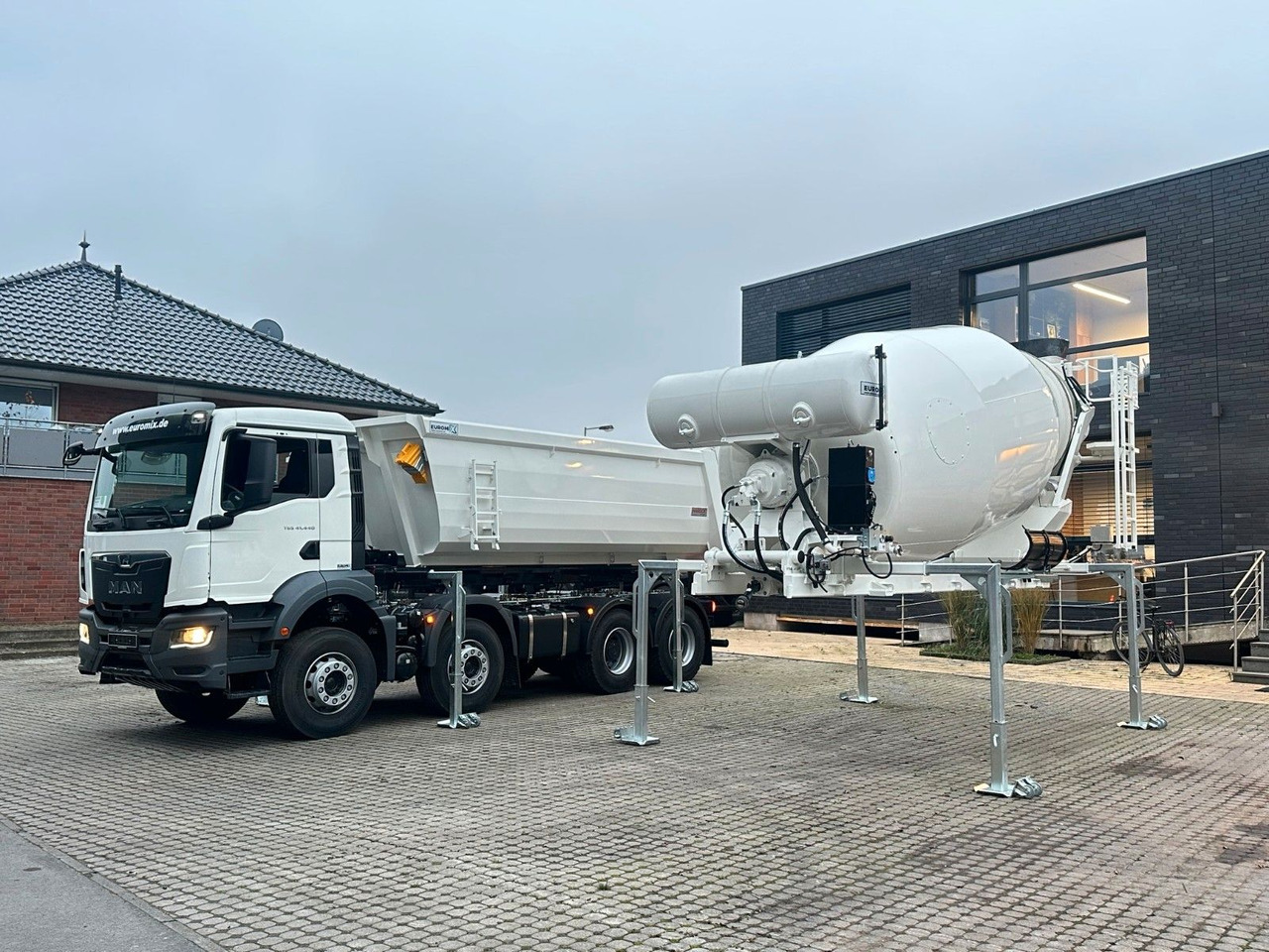MAN TGS 41.480 8x4 WECHSELSYSTEM KIPPER+MISCHER - 翻斗车:图1 MAN TGS 41.480 8x4 WECHSELSYSTEM KIPPER+MISCHER - 翻斗车:图1
