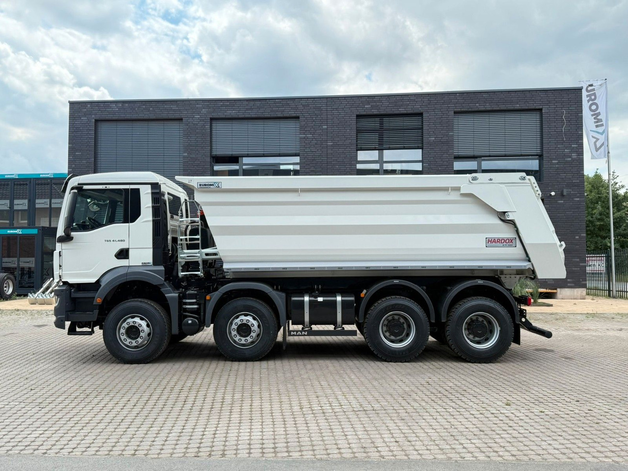 MAN TGS 41.480 BB 8X4 Hydraulische Klappe - 翻斗车:图5 MAN TGS 41.480 BB 8X4 Hydraulische Klappe - 翻斗车:图5