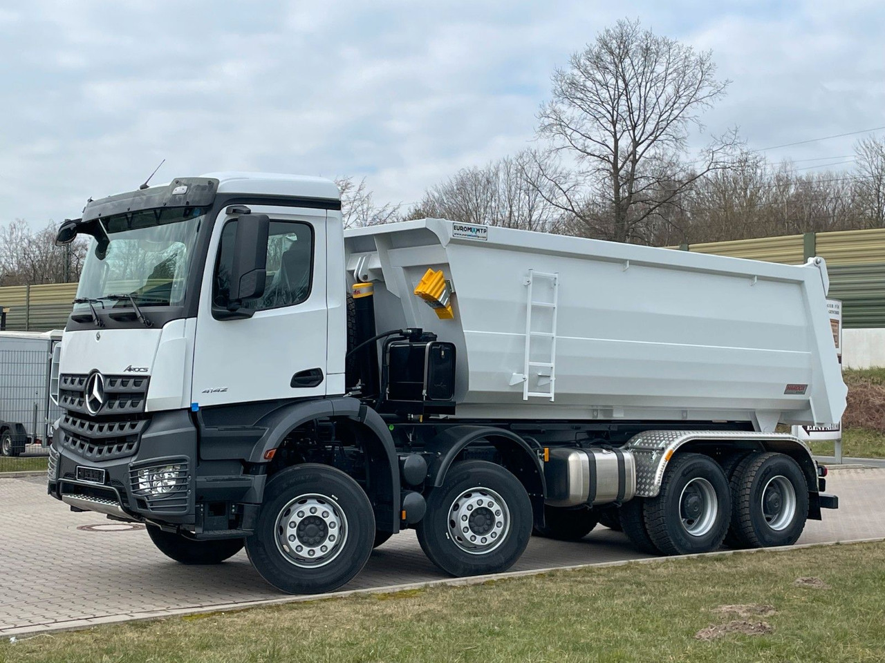 Mercedes-Benz 4142 8X4 Mulden- Kipper - EuromixMTP - 箕斗装载车:图2 Mercedes-Benz 4142 8X4 Mulden- Kipper - EuromixMTP - 箕斗装载车:图2