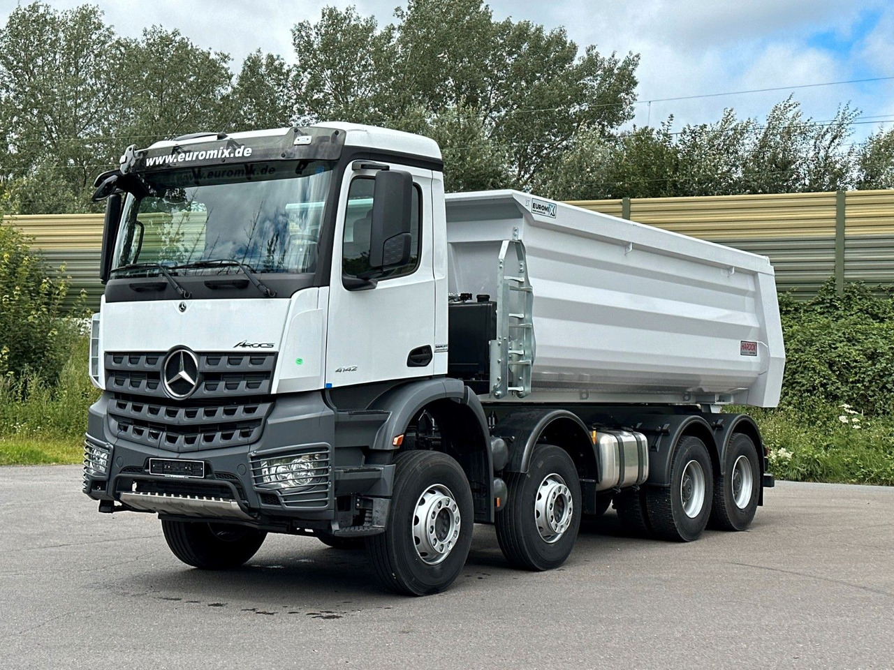 Mercedes-Benz 4142 8X4 Mulden- Kipper - EuromixMTP - 翻斗车:图2 Mercedes-Benz 4142 8X4 Mulden- Kipper - EuromixMTP - 翻斗车:图2