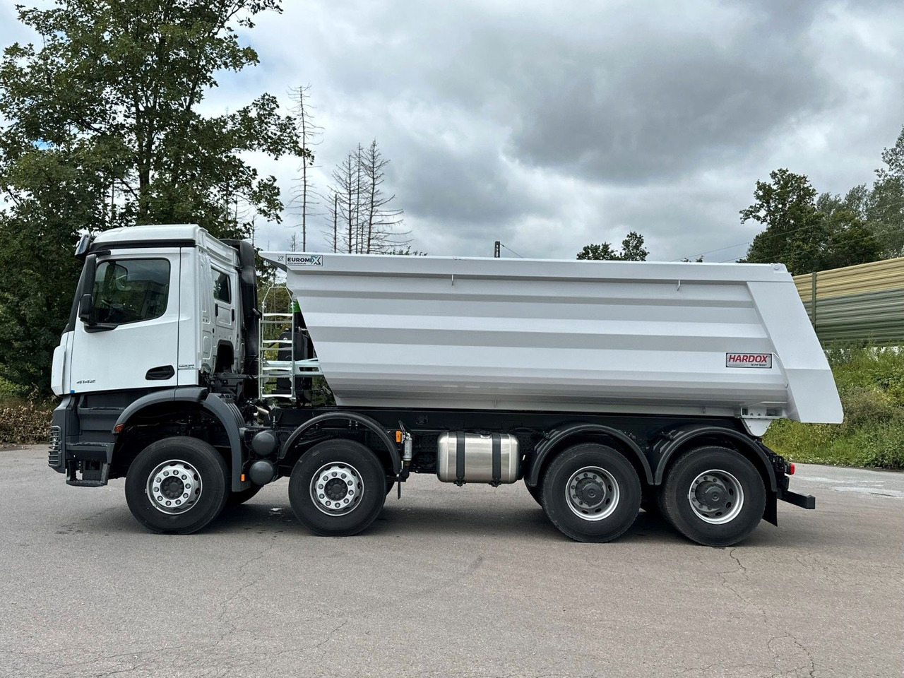 Mercedes-Benz 4142 8X4 Mulden- Kipper - EuromixMTP - 翻斗车:图3 Mercedes-Benz 4142 8X4 Mulden- Kipper - EuromixMTP - 翻斗车:图3
