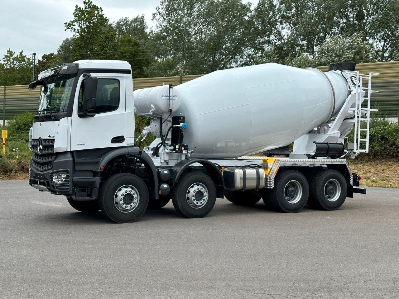 Mercedes-Benz AROCS 5 4142 B 8X4 Euro 3 EuromixMTP EM 10 Mercedes-Benz AROCS 5 4142 B 8X4 Euro 3 EuromixMTP EM 10 - 混凝土搅拌车:图3 Mercedes-Benz AROCS 5 4142 B 8X4 Euro 3 EuromixMTP EM 10 Mercedes-Benz AROCS 5 4142 B 8X4 Euro 3 EuromixMTP EM 10 - 混凝土搅拌车:图3