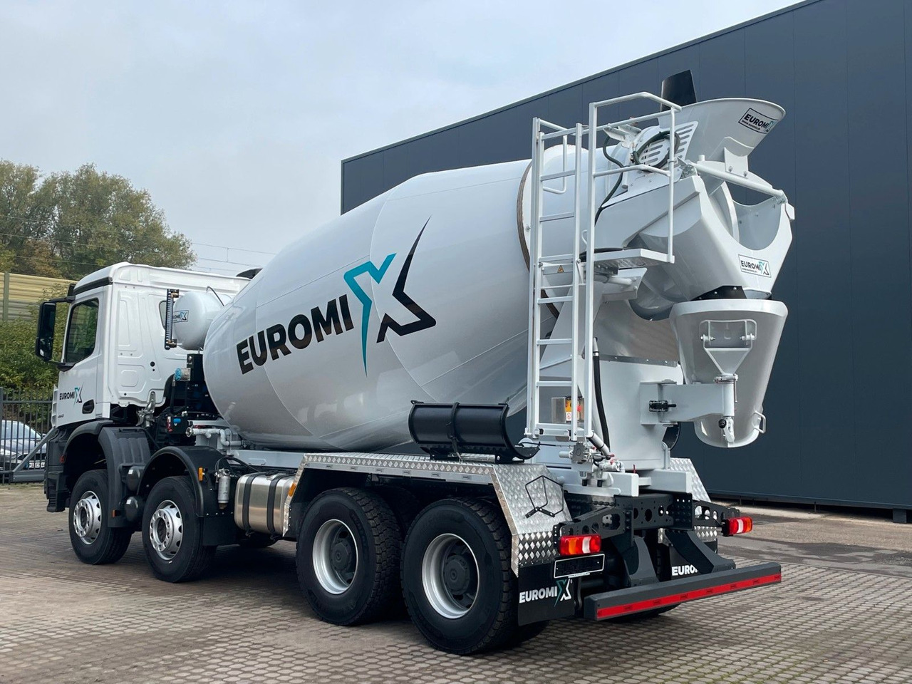 Mercedes-Benz AROCS 5 4142 B 8X4 Euro 3 EuromixMTP EM 10 - 混凝土搅拌车:图3 Mercedes-Benz AROCS 5 4142 B 8X4 Euro 3 EuromixMTP EM 10 - 混凝土搅拌车:图3