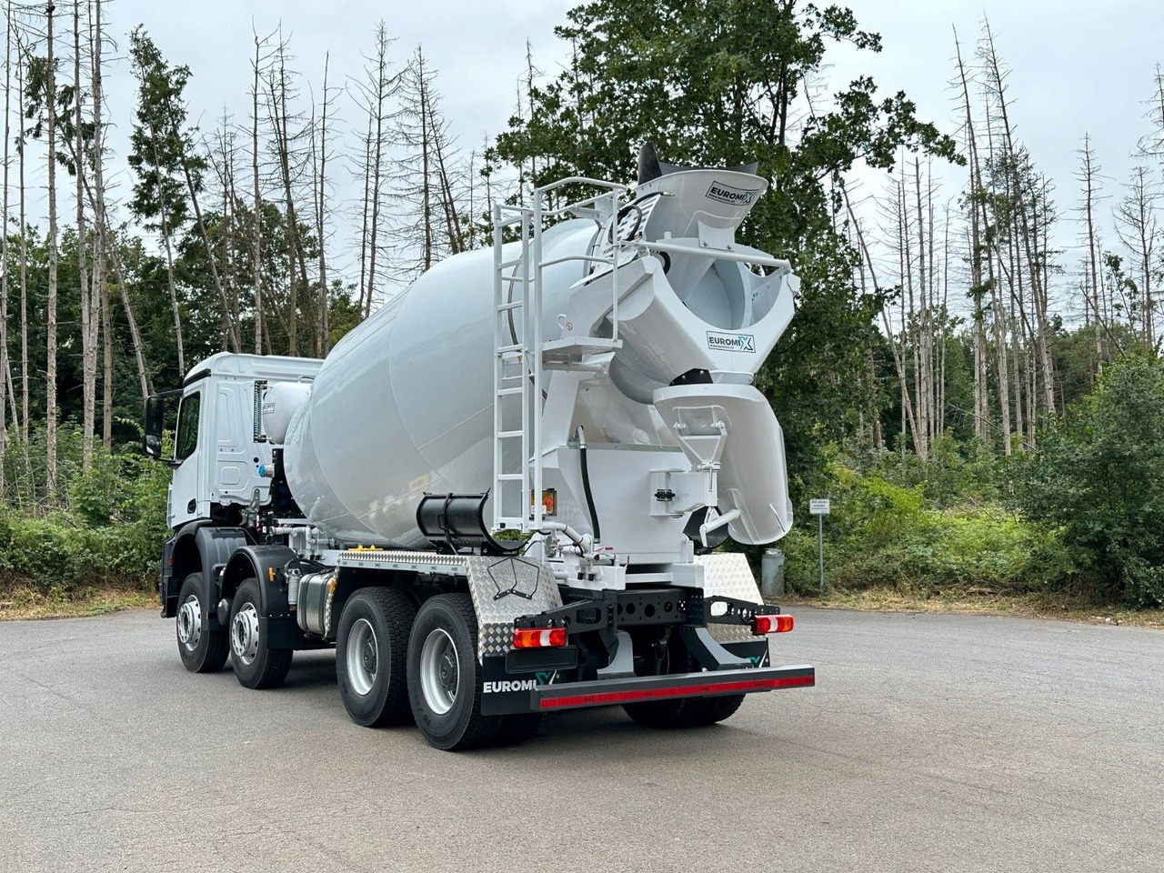Mercedes-Benz AROCS 5 4142 B 8X4 Euro 3 EuromixMTP EM 10 - 混凝土搅拌车:图5 Mercedes-Benz AROCS 5 4142 B 8X4 Euro 3 EuromixMTP EM 10 - 混凝土搅拌车:图5