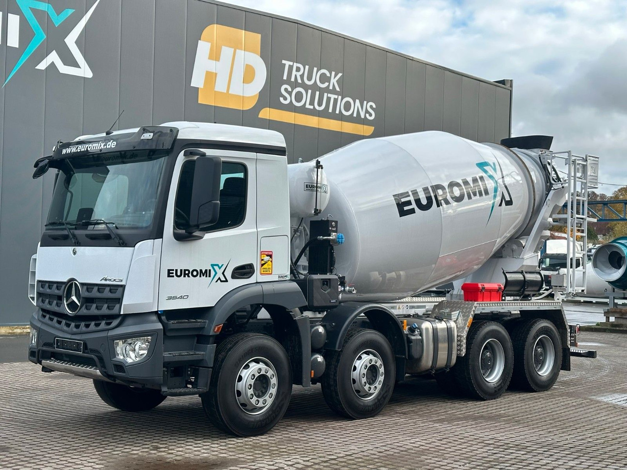 Mercedes-Benz Arocs 5 3540 8x4 EURO 6e EuromixMTP EM 9 L - 混凝土搅拌车:图2 Mercedes-Benz Arocs 5 3540 8x4 EURO 6e EuromixMTP EM 9 L - 混凝土搅拌车:图2