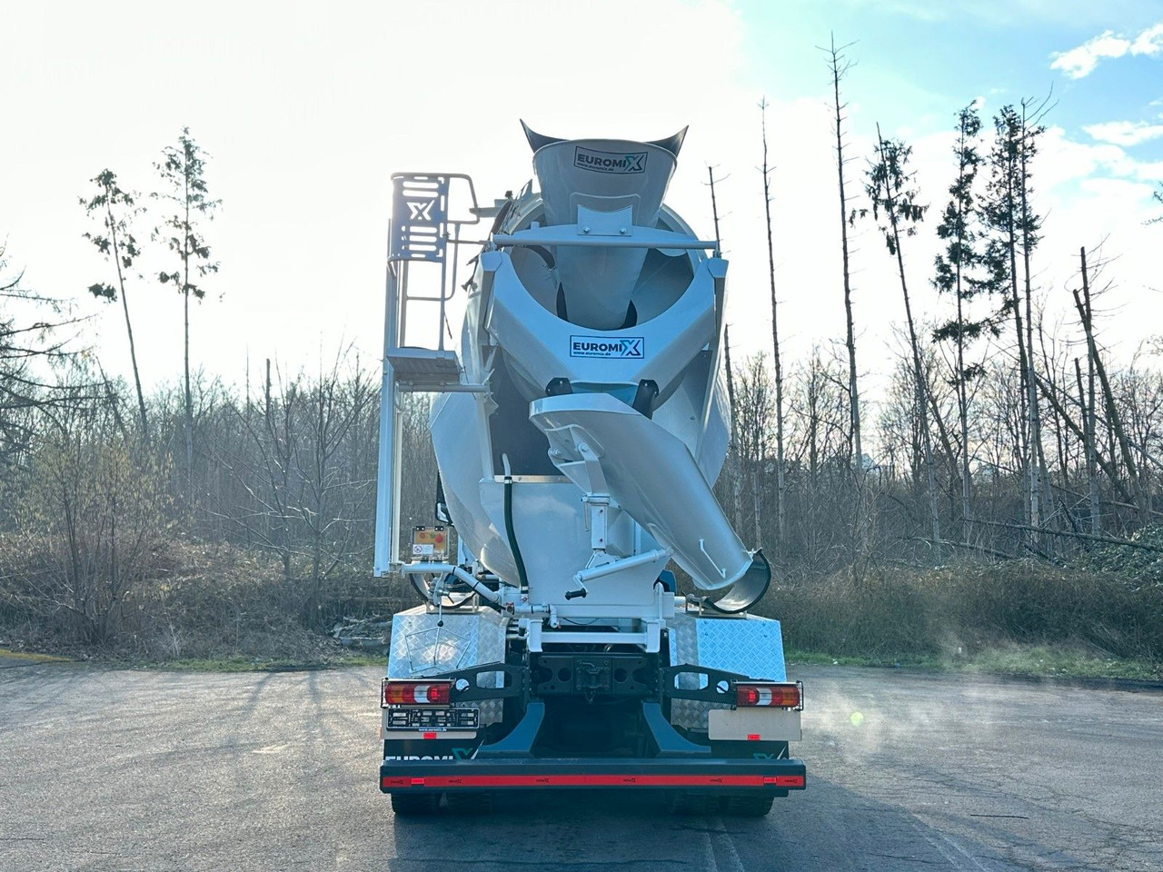 Mercedes-Benz Arocs 5 3743 8X4 / Euro6e EuromixMTP EM 10 L - 混凝土搅拌车:图4 Mercedes-Benz Arocs 5 3743 8X4 / Euro6e EuromixMTP EM 10 L - 混凝土搅拌车:图4