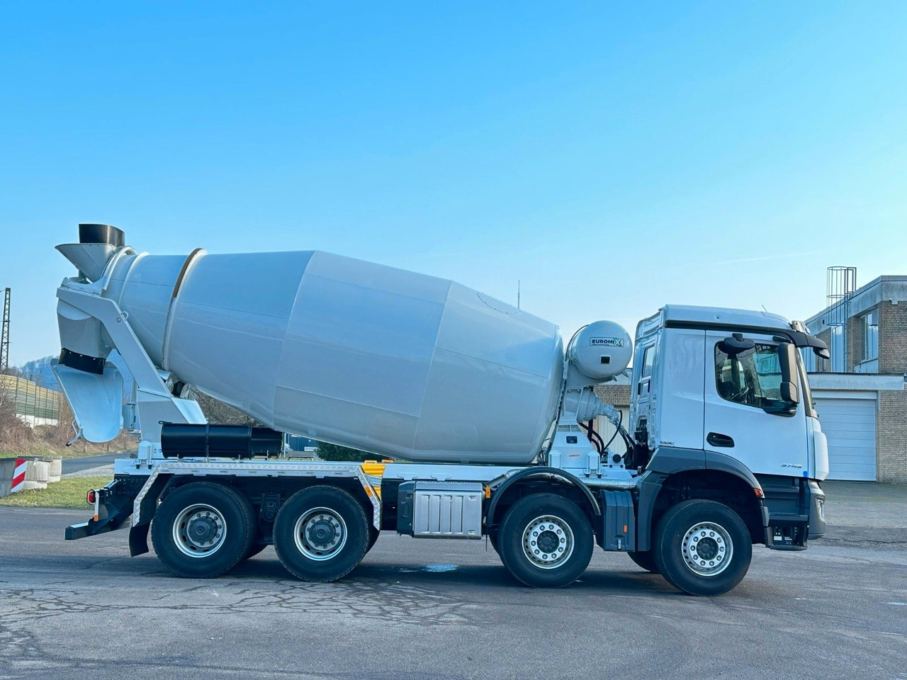 混凝土搅拌车 Mercedes-Benz Arocs 5 3743 8X4 / Euro6e EuromixMTP EM 10 L：图7