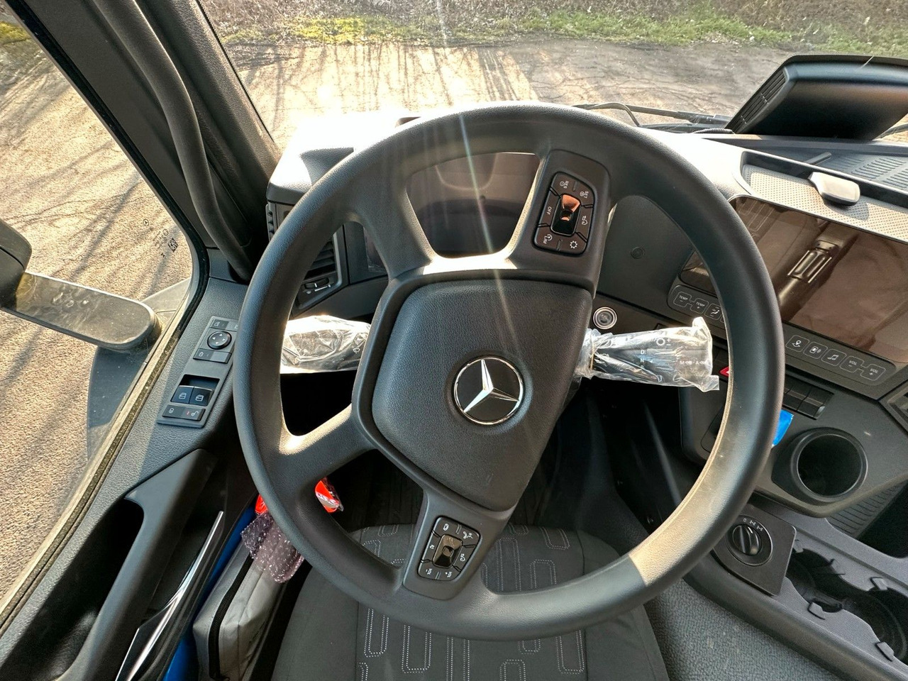 混凝土搅拌车 Mercedes-Benz Arocs 5 3743 8X4 / Euro6e EuromixMTP EM 10 L：图13