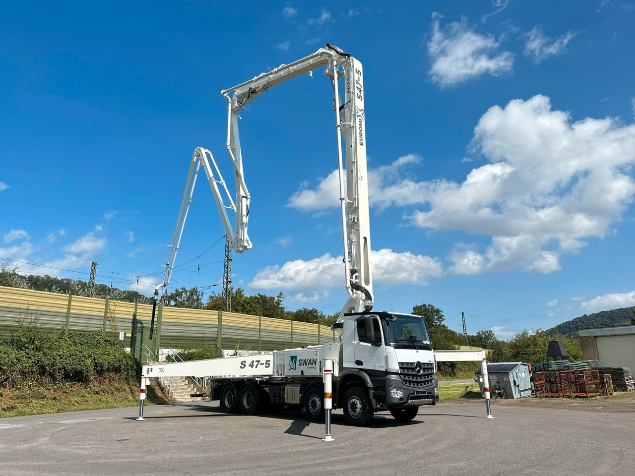 Mercedes-Benz Arocs 5 4142 8x4 SWAN TSP 47-5 160RZ ( 47m ) - 混凝土搅拌车:图1 Mercedes-Benz Arocs 5 4142 8x4 SWAN TSP 47-5 160RZ ( 47m ) - 混凝土搅拌车:图1