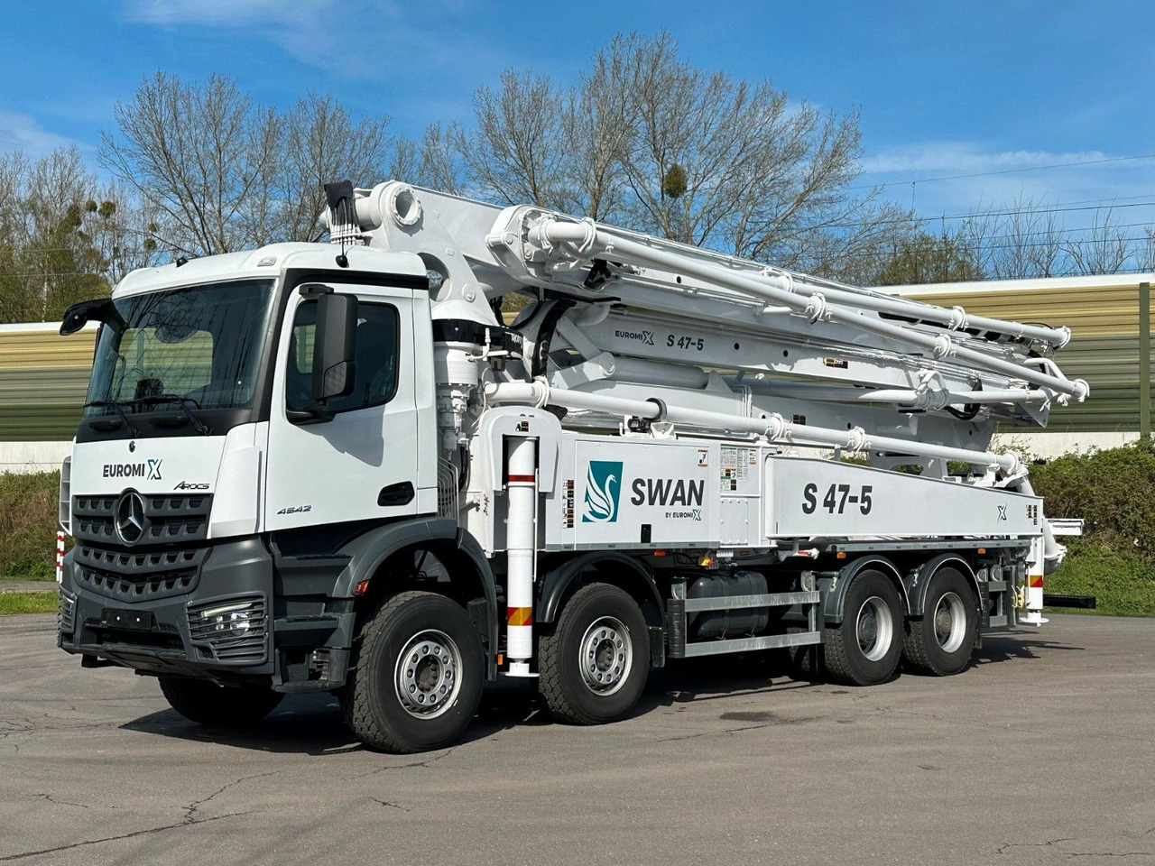 Mercedes-Benz Arocs 5 4542 8x4 SWAN TSP 47-5 160RZ ( 47m ) - 混凝土搅拌车:图3 Mercedes-Benz Arocs 5 4542 8x4 SWAN TSP 47-5 160RZ ( 47m ) - 混凝土搅拌车:图3