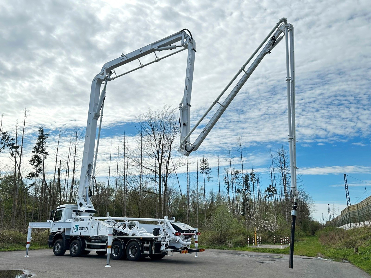 Mercedes-Benz Arocs 5 4542 8x4 SWAN TSP 47-5 160RZ ( 47m ) - 混凝土泵车:图4 Mercedes-Benz Arocs 5 4542 8x4 SWAN TSP 47-5 160RZ ( 47m ) - 混凝土泵车:图4