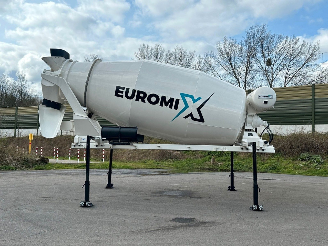 Volvo EuromixMTP Fahrmischer Aufbauten Volvo EuromixMTP Fahrmischer Aufbauten - 混凝土搅拌车:图5 Volvo EuromixMTP Fahrmischer Aufbauten Volvo EuromixMTP Fahrmischer Aufbauten - 混凝土搅拌车:图5
