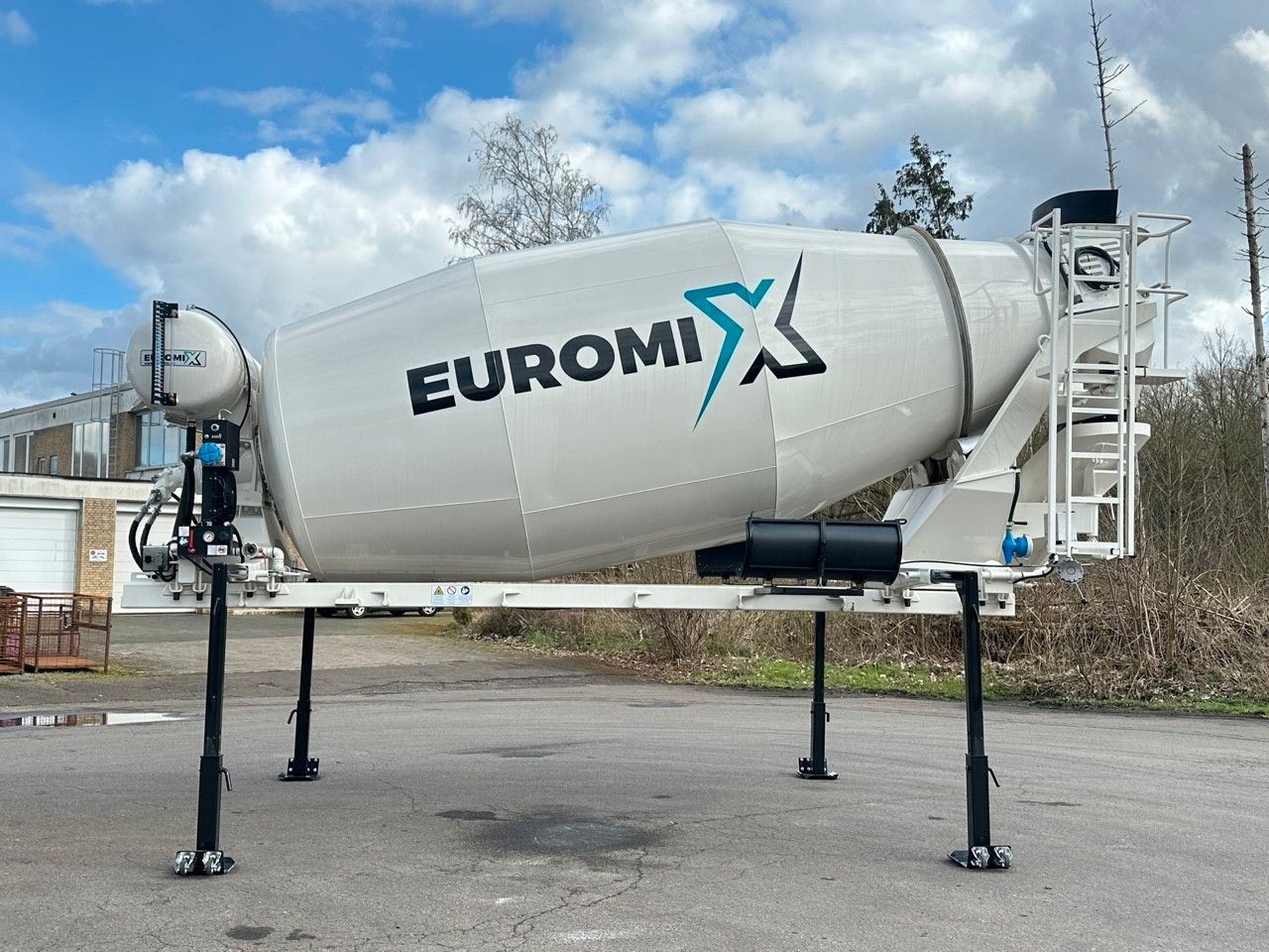 Volvo EuromixMTP Fahrmischer Aufbauten Volvo EuromixMTP Fahrmischer Aufbauten - 混凝土搅拌车:图1 Volvo EuromixMTP Fahrmischer Aufbauten Volvo EuromixMTP Fahrmischer Aufbauten - 混凝土搅拌车:图1