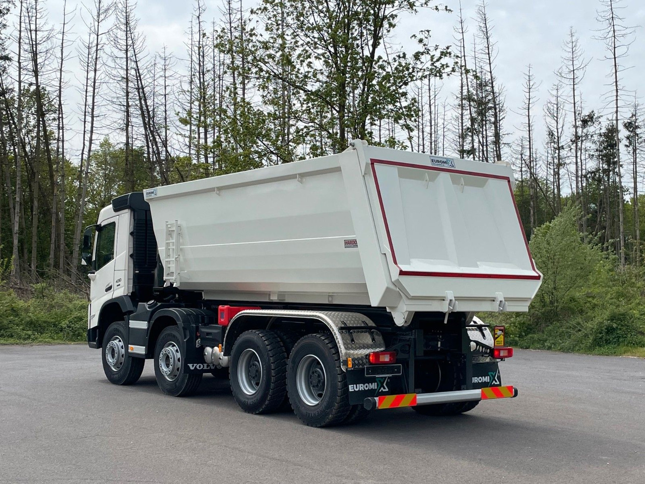 Volvo FMX 460 8x4 EuromixMTP EMK 20m³ Mulden Kipper - 翻斗车:图4 Volvo FMX 460 8x4 EuromixMTP EMK 20m³ Mulden Kipper - 翻斗车:图4