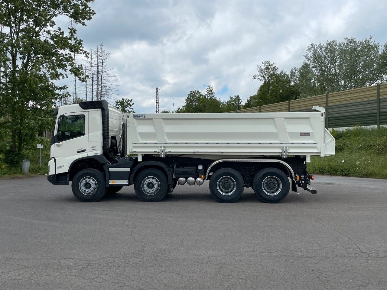 Volvo FMX 460 8x4 / WECHSELSYSTEM KIPPER+MISCHER Volvo FMX 460 8x4 / WECHSELSYSTEM KIPPER+MISCHER - 混凝土搅拌车:图3 Volvo FMX 460 8x4 / WECHSELSYSTEM KIPPER+MISCHER Volvo FMX 460 8x4 / WECHSELSYSTEM KIPPER+MISCHER - 混凝土搅拌车:图3