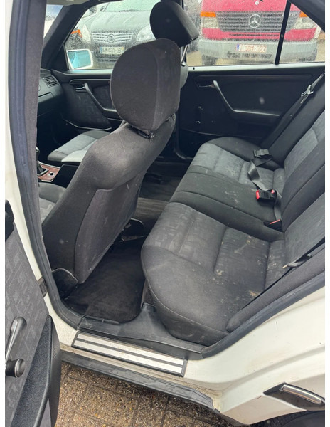 轿车 Mercedes-Benz C-Klasse **C250DIESEL**：图7