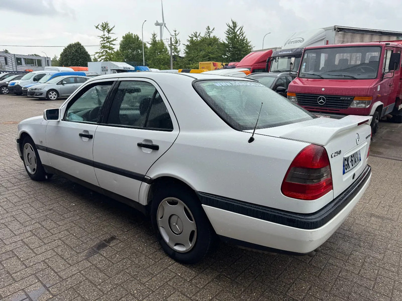 轿车 Mercedes-Benz C-Klasse **C250DIESEL**：图6