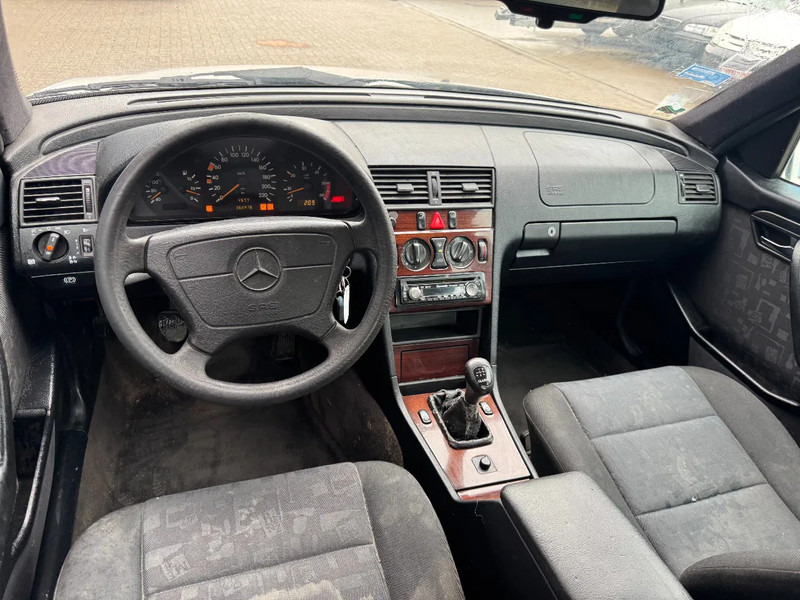 轿车 Mercedes-Benz C-Klasse **C250DIESEL**：图8