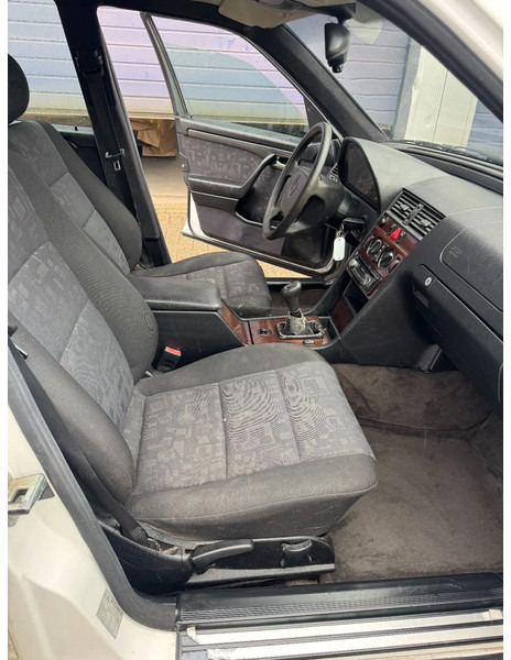 轿车 Mercedes-Benz C-Klasse **C250DIESEL**：图14