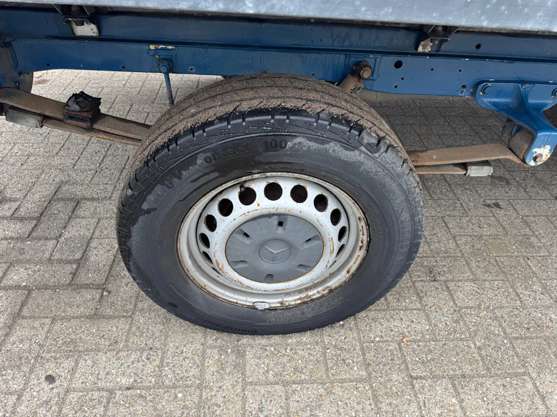 Mercedes-Benz Sprinter 311 **BELGIAN VAN** - 平板货车, 康比货车:图4 Mercedes-Benz Sprinter 311 **BELGIAN VAN** - 平板货车, 康比货车:图4