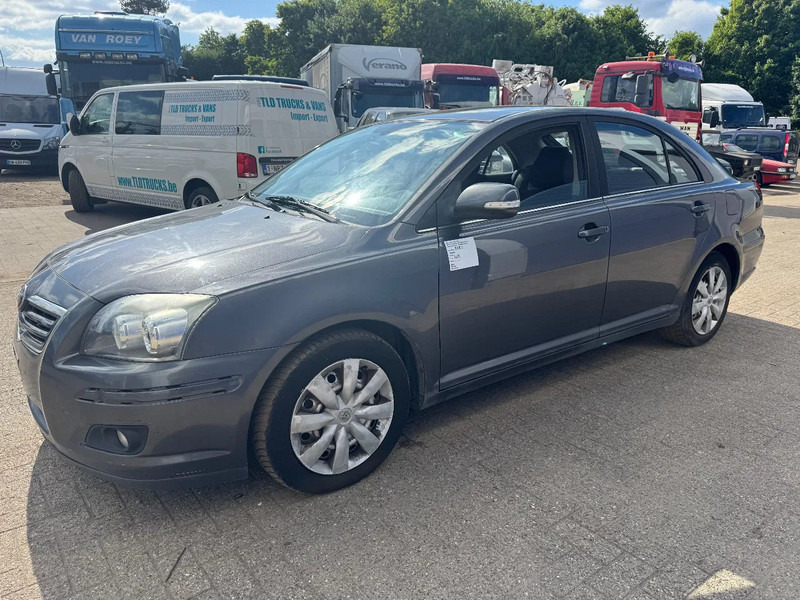 Toyota Avensis **DIESEL-AIRCO** - 轿车:图1 Toyota Avensis **DIESEL-AIRCO** - 轿车:图1