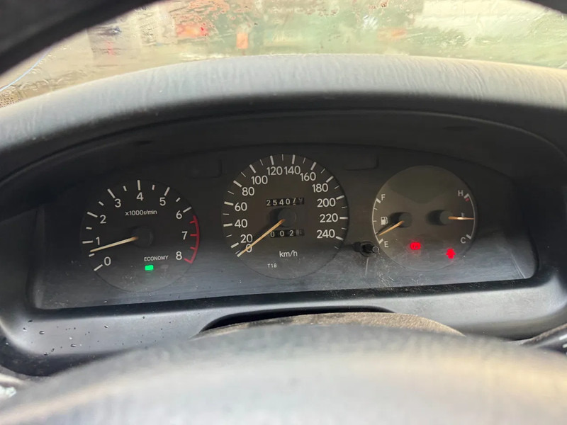 轿车 Toyota Carina E **2.0 PETROL-ESSENCE**：图9