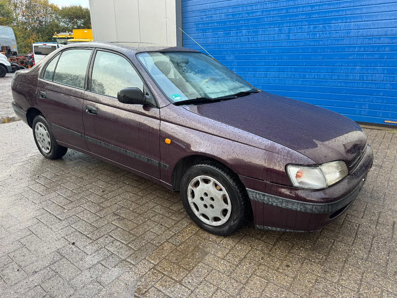 Toyota Carina E **2.0 PETROL-ESSENCE** - 轿车:图1 Toyota Carina E **2.0 PETROL-ESSENCE** - 轿车:图1