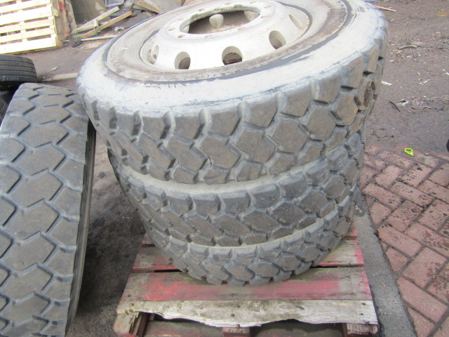 295/80/22.5 ‘ALCOA’ (6) BUDGET TRACK GRIT TYRES ONLY 4 TYRES GOOD - 轮胎 适用于 卡车:图4 295/80/22.5 ‘ALCOA’ (6) BUDGET TRACK GRIT TYRES ONLY 4 TYRES GOOD - 轮胎 适用于 卡车:图4
