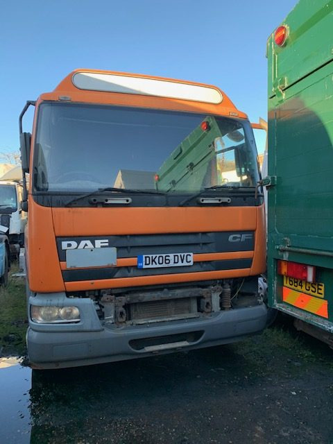 DAF CF 75 310 2006 BREAKING FOR SPARES - 卡车:图1 DAF CF 75 310 2006 BREAKING FOR SPARES - 卡车:图1