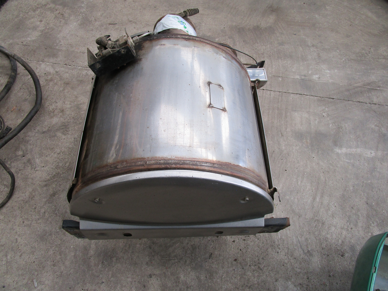 DAF CF 75/85 DPF CAT EXHAUST P/NO 1691063-C1/23985 - 排气系统 适用于 卡车:图1 DAF CF 75/85 DPF CAT EXHAUST P/NO 1691063-C1/23985 - 排气系统 适用于 卡车:图1