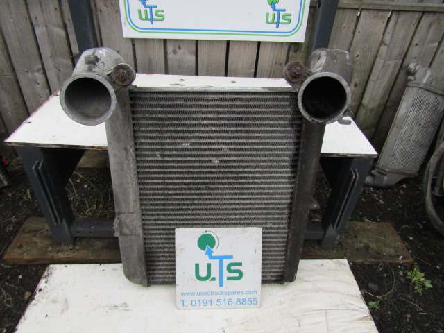DAF CF 75 INTERCOOLER P/NO 1371318 - 散热器 适用于 卡车:图2 DAF CF 75 INTERCOOLER P/NO 1371318 - 散热器 适用于 卡车:图2