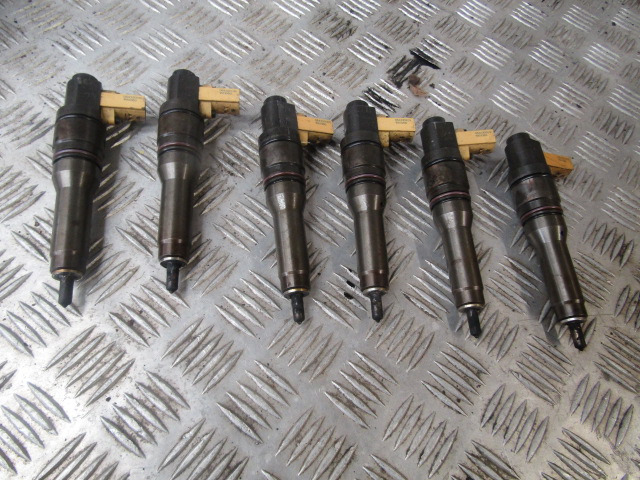 DAF CF 85 EURO 5 INJECTORS P/NO 1661060 - ECU 适用于 卡车:图2 DAF CF 85 EURO 5 INJECTORS P/NO 1661060 - ECU 适用于 卡车:图2