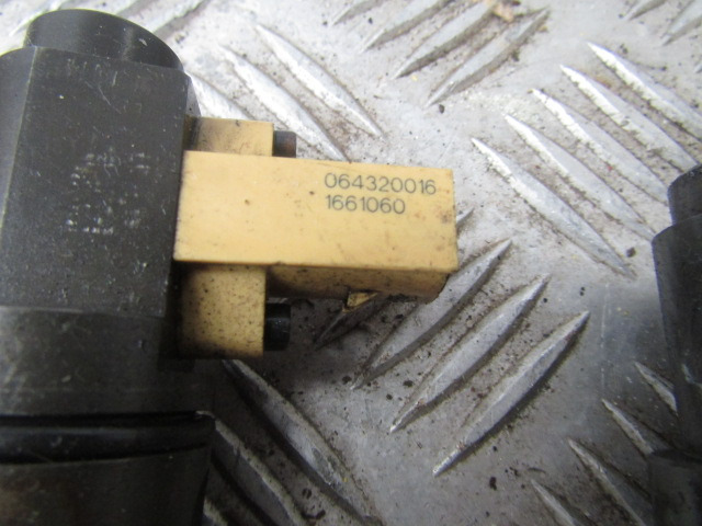 DAF CF 85 EURO 5 INJECTORS P/NO 1661060 - ECU 适用于 卡车:图3 DAF CF 85 EURO 5 INJECTORS P/NO 1661060 - ECU 适用于 卡车:图3