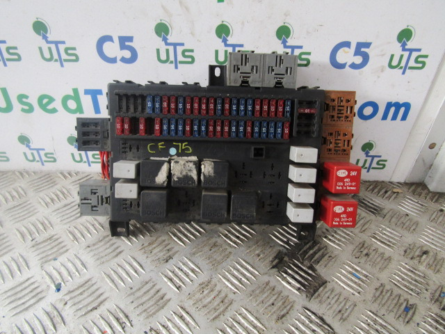 DAF CF75 FUSE BOARD 1373830 - 电气系统 适用于 卡车:图1 DAF CF75 FUSE BOARD 1373830 - 电气系统 适用于 卡车:图1
