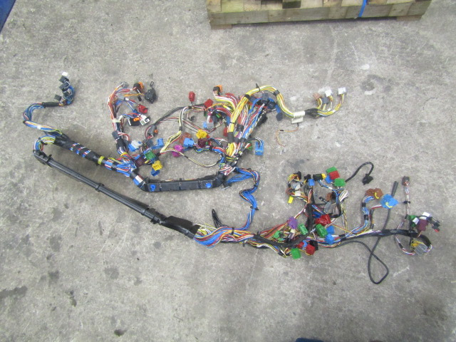 DAF LF 220 EURO 6 FULL CAB WIRING HARNESS P/NO 7422626863 P01 - 电气系统 适用于 卡车:图1 DAF LF 220 EURO 6 FULL CAB WIRING HARNESS P/NO 7422626863 P01 - 电气系统 适用于 卡车:图1